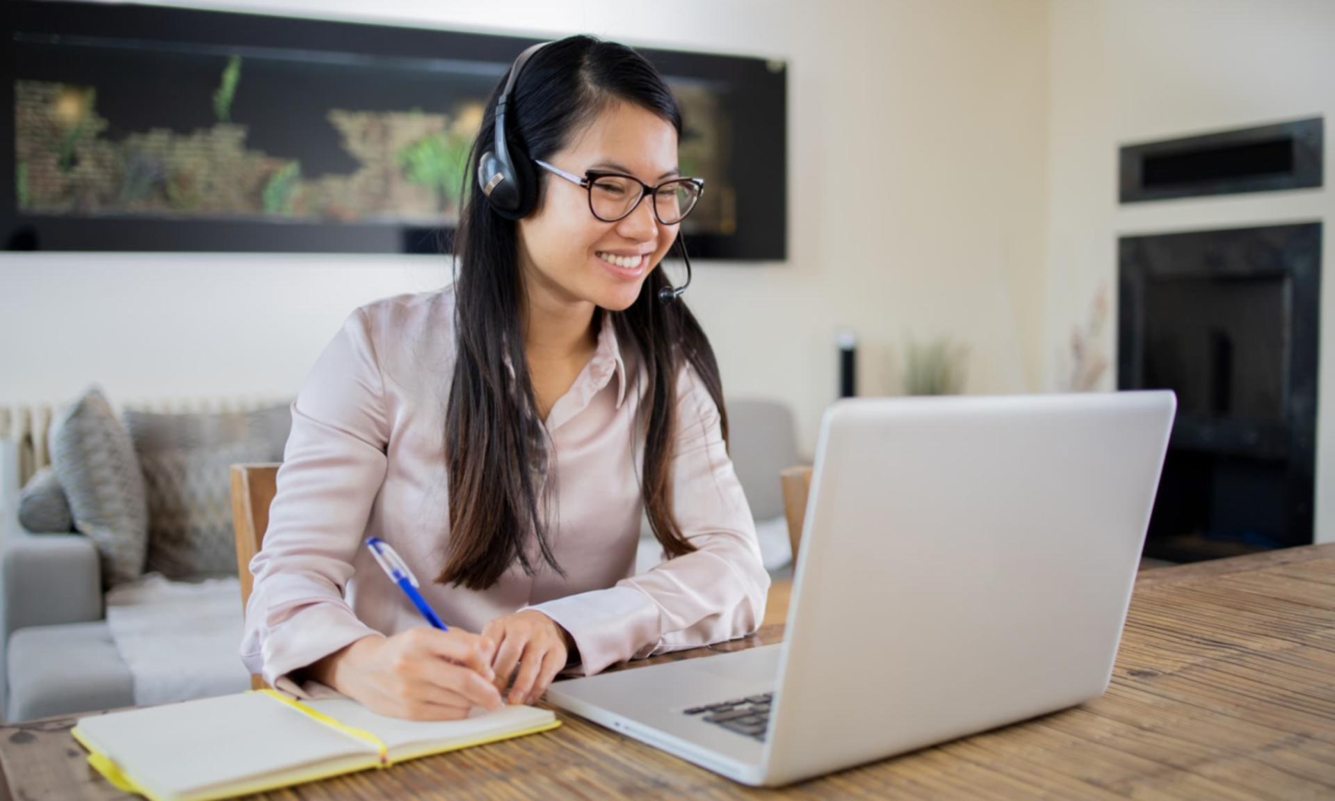 Live Dyzyrai webinar session showing interactive participant engagement